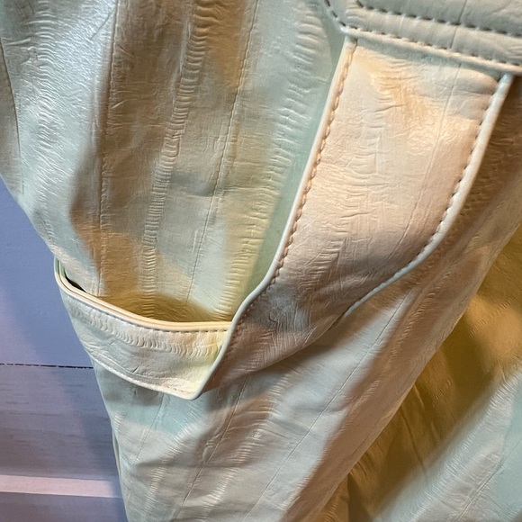 Good American women’s key lime, yellow faux leather overalls, size 15, straight - Picture 9 of 16